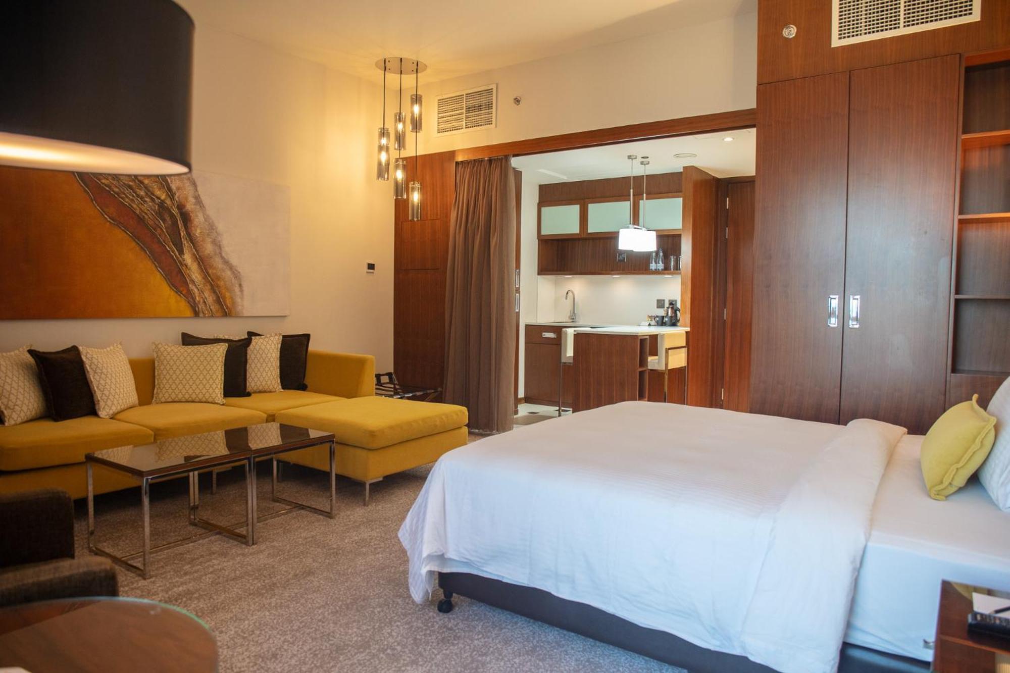 เซ็นโทร คอร์นิช อัลโคบาร์ บาย โรตานา Hotel อัลโคห์บาร์ ภายนอก รูปภาพ